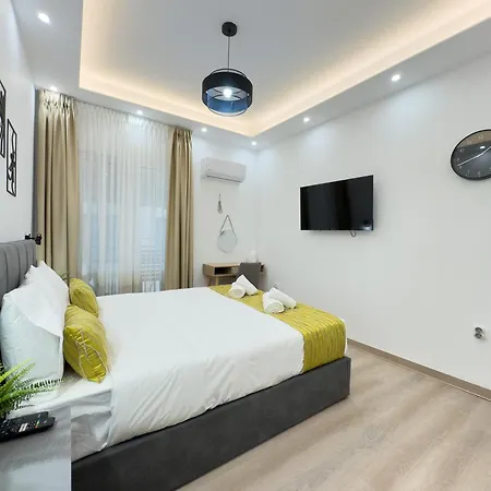 Luxury Penthouse Apartment *