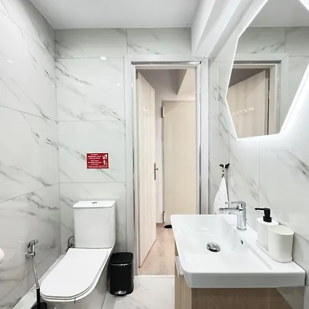 Luxury Penthouse Apartment *